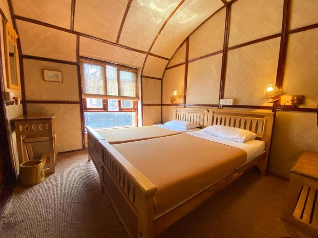 Отель Marvel Cruise Alappuzha Экстерьер фото