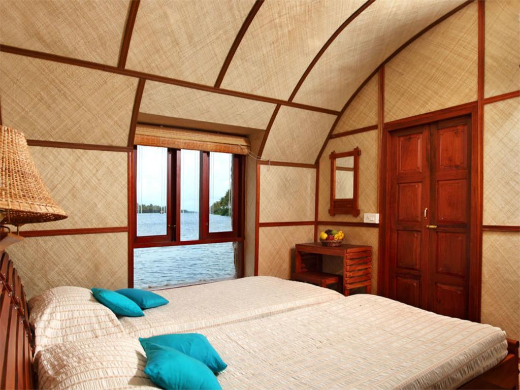 Отель Marvel Cruise Alappuzha Номер фото